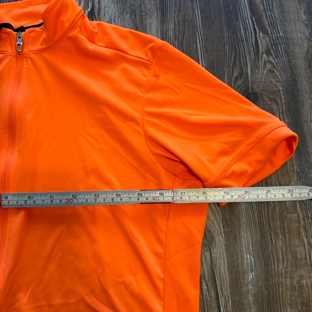 athletic jacket - Picture 4 of 5